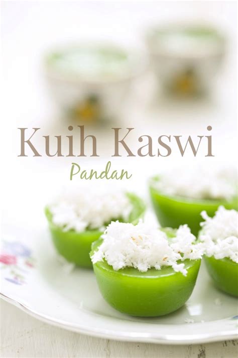 Kuih akan dikeluarkan daripada acuannya semasa hendak menghidang. Resepi Kuih Kaswi Pandan - Satu Resepi