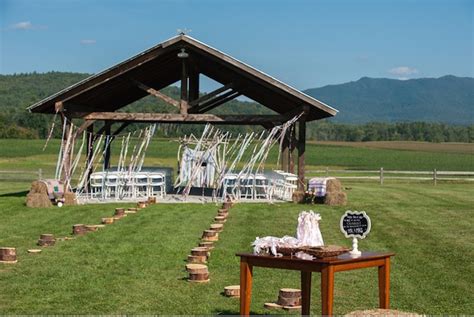 A vermont wedding barn located in jericho, vt! Top Barn Wedding Venues | Vermont - Rustic Weddings