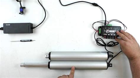 Controlling Multiple Linear Actuators From A Single Controller Youtube