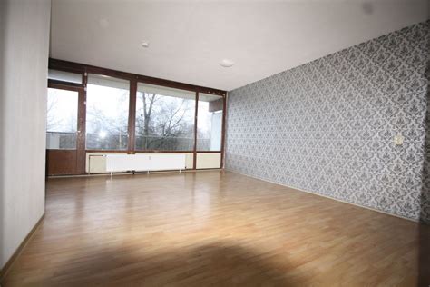 Total sauber, frisch renoviert und ein absolut unkomplizierter vermieter. Immobilien-Emden und Ostfriesland - 4 Zimmer Wohnung in ...