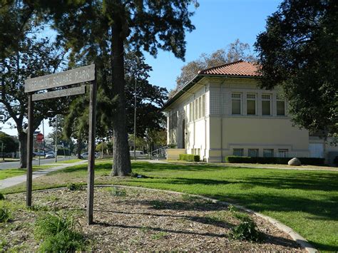 Rollin 40s Neighborhood Crips | RFCG | NH R. 40s Crips | StreetGangs.Com