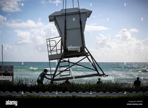 Florida Usa 18th Oct 2016 Palm Beach Lifeguards Move A Lifeguard