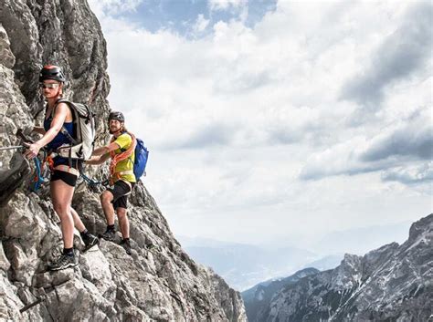 Dabei lohnt es sich auch absolut den ort bremm noch etwas zu erkunden. Klettersteig durch das Höllental bis auf die Zugspitze