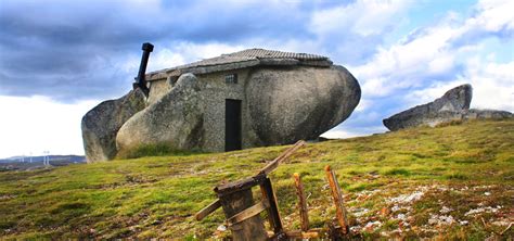 Fafe is a rural town in the northwest of portugal, in touching distance of the city of guimarães. 25 Amazing Underground Houses You Wish You Own: They Are ...