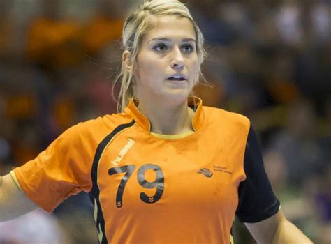 Sad news for dutch handball team, but also whole women's handball community in the specific moment at the beginning of the olympic year. Van der Vaart heeft oogje op Estavana Polman | NIEUWS ...