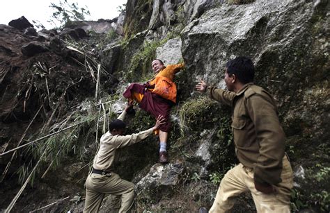 Himalayan earthquake death toll hits 81 - CBS News