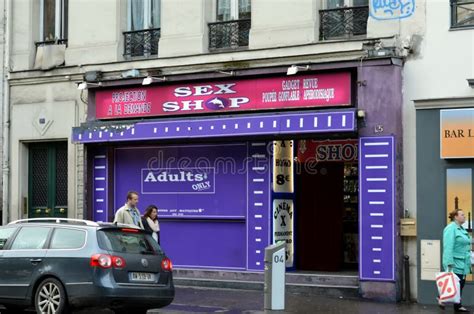 Boutique De Sexe Dans Montmartre Paris Photographie Ditorial Image Du Hublot Urbain