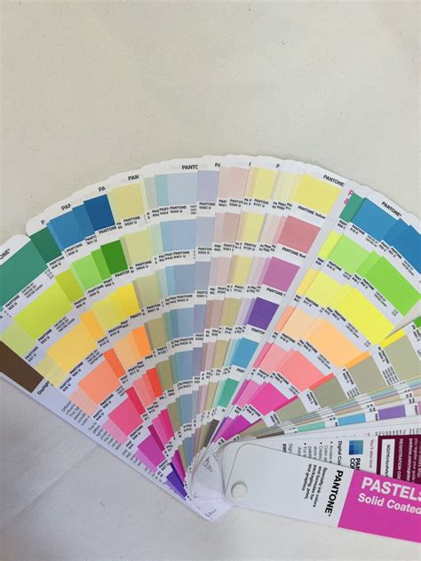 Pantone Pastel Neon Guide Coated Uncoated Gg1504b Năm 2023