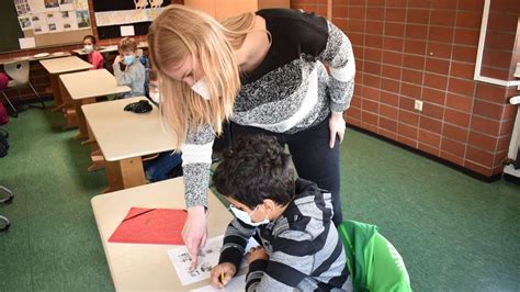 Genaue infos bekommen sie von ihrer schule. Endlich wieder in der Schule | Kreisteil Rotenburg