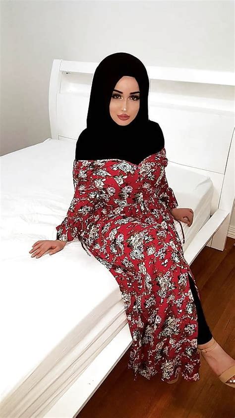 Arab Hijab Big Booty Babe Muslim Chick 1154