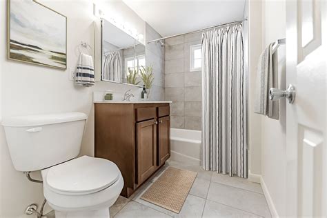 Photos of Lake Shore Park Apartments | Watervliet, NY Apartments