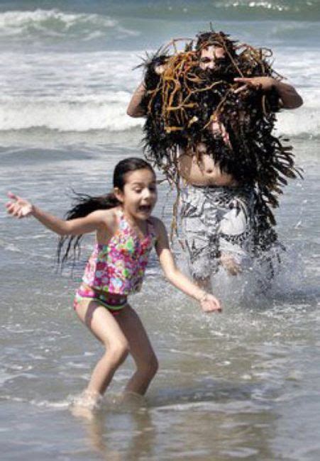 Nackte mädchen an einem strand Fotos von Frauen