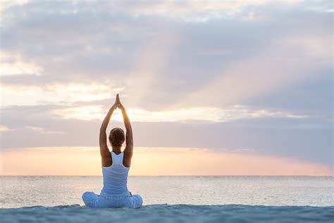 Yoga La Práctica Estrella Para Lograr El Equilibrio Físico Mental Y