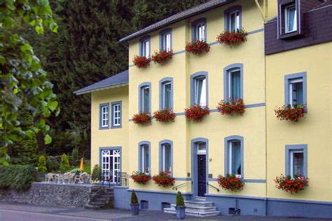 Moselle) rivers and the luxembourg and belgian frontiers. Hotel Lindenhof, Monschau - eifel.de