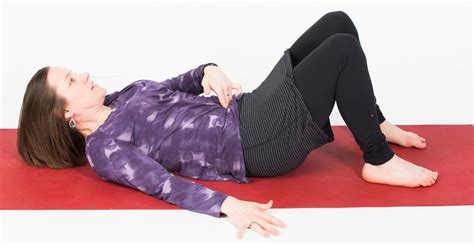 Diastasis Recti Yoga For Abdominal Separation Mamanurture