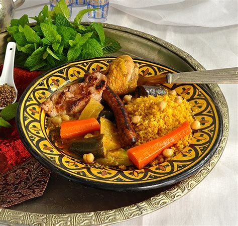 Dans la famille des « tueurs de vins », le couscous occupe une place de choix : Le couscous royal, un couscous traiteur géant - La Poêle ...