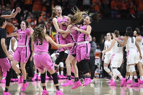 Oregon Ducks And Oregon State Beavers Continue Dominating Womens
