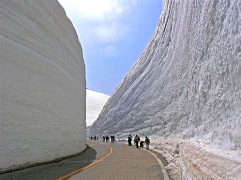 The 65 Foot 20m Snow Corridor In Japan Places To See