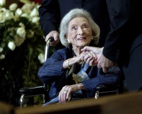 Bob Hopes Wife Dolores Dies At Age 102 Ibtimes