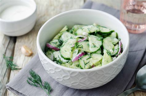 Gurkensalat Rezept mit Sahne und Dill Dressing