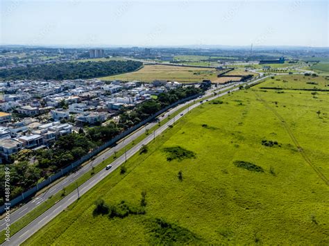 Fotografia aérea da cidade de Paulínia no bairro Parque Brasil 500