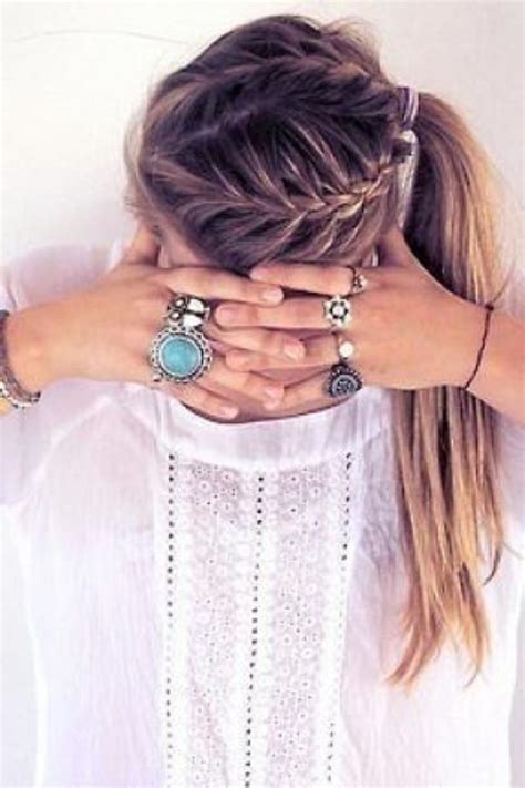 Short hairstyle for girls is especially modern if you give them strong hair colors. Tumblr girl hairstyles | Hair Do-Dads | Pinterest