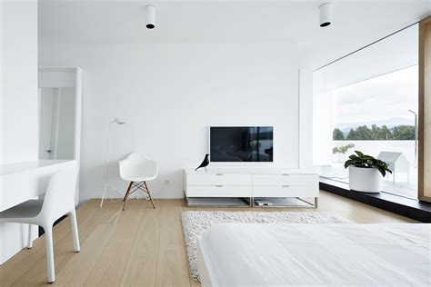 Bedrooms decorated in black and white. 4 Ultra-Luxurious Interiors Decorated in Black and White