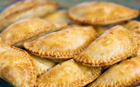12 tapas de empanadas , 2 latas de atún , 140 gr. Empanadas de Atun con espinaca