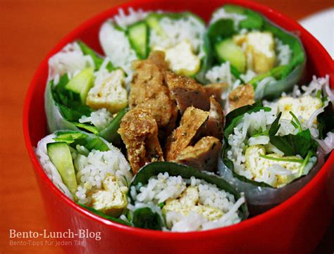 Pack a balanced, beautiful lunch with these bento box tips. Bento Lunch Blog: Bento # 101: Glücksrolle mit Tofupuffs ...