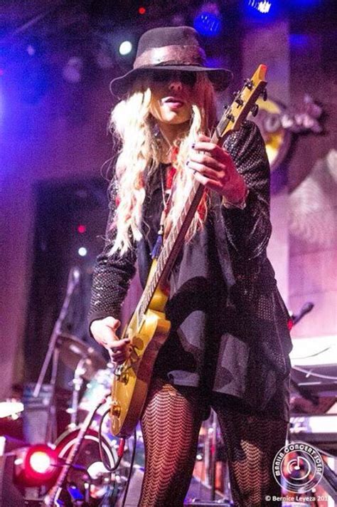 Orianthi Panagaris Female Guitarist Women Of Rock Music Photo