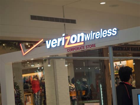 Verizon Took 30 Billion In Revenue Added 615000 Postpaid Additions