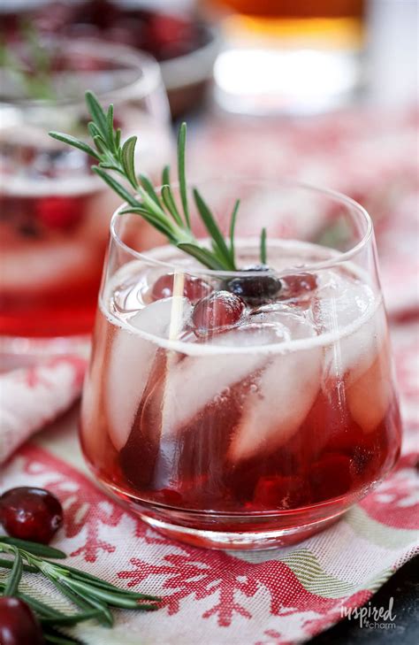 Christmas cocktail & drink recipes. Maple Cranberry Bourbon Cocktail - Holiday Cocktail Recipe