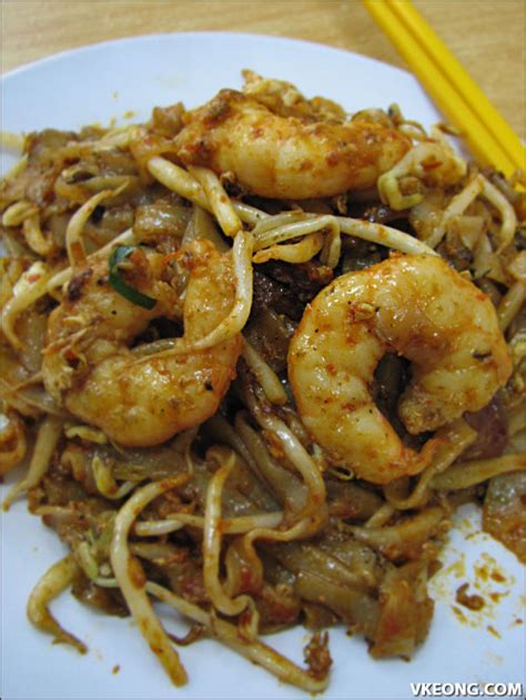 I came to know about this popular char koay teow stall a few years due to recommendations by friends and clients. Lorong Selamat Char Koay Teow - Malaysia Food & Travel Blog