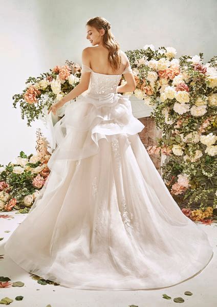 Brautmode 2019 brautkleid hochzeitskleider und. Das sieht wie ein sehr schönes Hochzeitskleid aus. Die ...