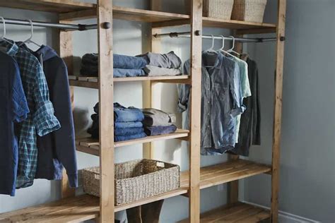 If this seems like too much work check out my easy small closet organizer plans. 27 DIY Closet Organization Ideas That Won't Break The Bank