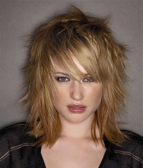 Layered and razor cuts will require some styling long layers are cut around the sides and back of this hot copper chestnut hairstyle to encourage the bounce and movement of the curls added for. 15+ Razor Cut Bob Hairstyles | Bob Hairstyles 2018 - Short ...