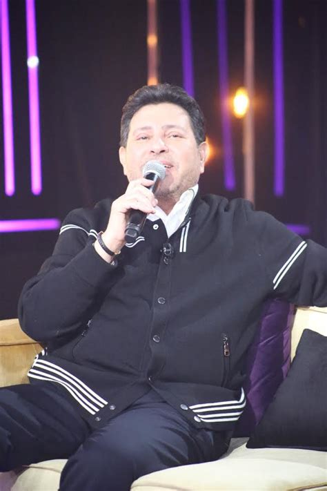 ^ الملك محمد السادس يوّشح سعد لمجرد والحسين الجسمي وهاني شاكر نسخة محفوظة 19 أغسطس 2017 على موقع واي باك مشين. هاني شاكر وأحمد سعد الضيوف الأوائل لـ ليلة خميس على MBC ...
