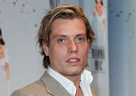 Van de achttien mannen die meededen koos zij uiteindelijk voor joey. Tony Junior is de nieuwe Bachelor