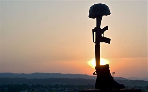 Memorial Day Fallen Soldiers Boots Helmet Rifle Boot Soldier Memorial