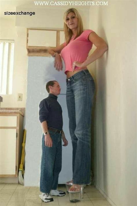 Pin By Serrot On Giants Tall Women Tall Girl Short Guy Tall Girl