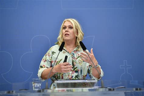 Последние твиты от lena hallengren (@lenahallengren). Fler än 100 000 nya undersköterskor behövs - Arbetet