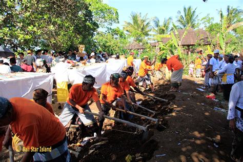 Gotong Royong Balinese Community System Bali Star Island Offers