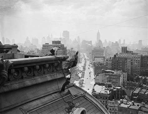 Daily Life In New York In The 1940s Told Through 25 Bandw Images