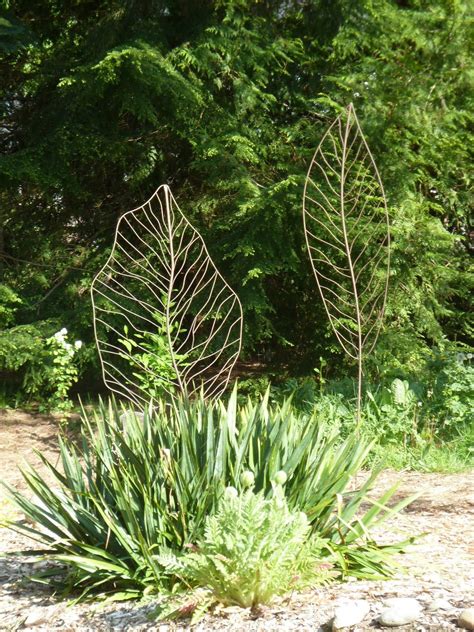Still Coloring Out Of The Lines Leaf Trellis Garden Art Landscape