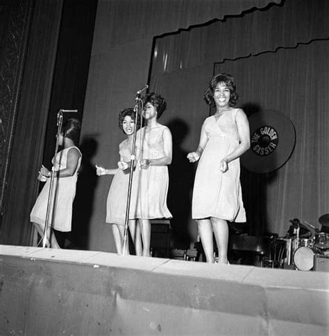 The Shirelles Live On Stage Martin