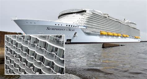 Royal Caribbean Cruise Ship Hits Dock Caribbean Royal Stuck Cruise Port