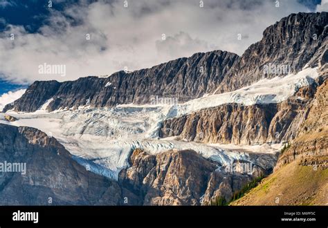 Crowfoot Glacier Crowfoot Mountain In Waputik Mountains Canadian