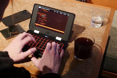 Mnt Pocket Reform Crowdfunding Campaign Begins Mini Laptop With A