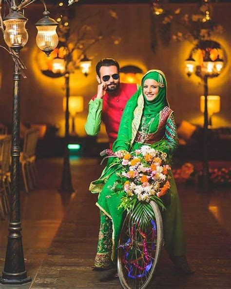 The cashmere resident raised $820 recently by offering $50 photo shoots to anyone who wanted a crafted portrait of their family and pets. Funky Wedding Photo Shoot Ideas