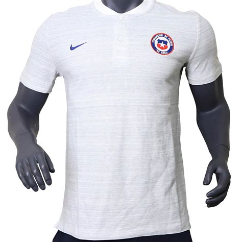Skip to the beginning of the images gallery. POLERA HOMBRE NIKE OFICIAL SELECCION CHILENA BLANCO 15
